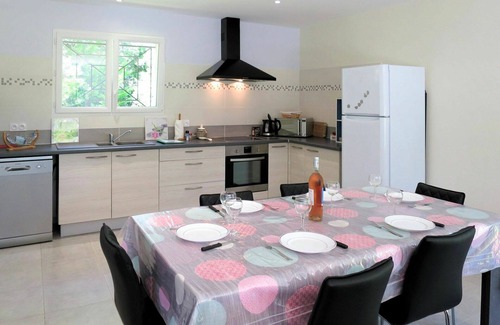 Civrac-en-Medoc House | Stunning private villa for 4 guests with WIFI, TV and terrace
