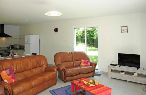Civrac-en-Medoc House | Stunning private villa for 4 guests with WIFI, TV and terrace