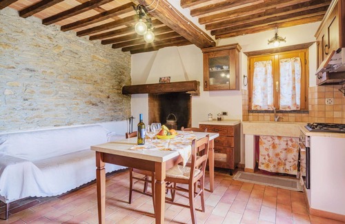 Montignoso Villa | Stunning private villa for 2 guests with WIFI, TV and pets allowed