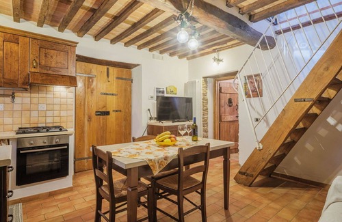 Montignoso Villa | Stunning private villa for 2 guests with WIFI, TV and pets allowed