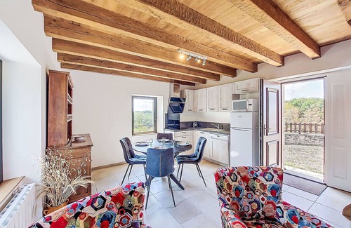 Labastide-Murat Villa | Stunning private villa for 4 people with TV, terrace, pets allowed and panoramic view