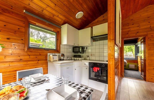 Brazzacott House | Stunning private villa for 4 people with hot tub, WIFI, TV, terrace, pets allowed and panoramic .