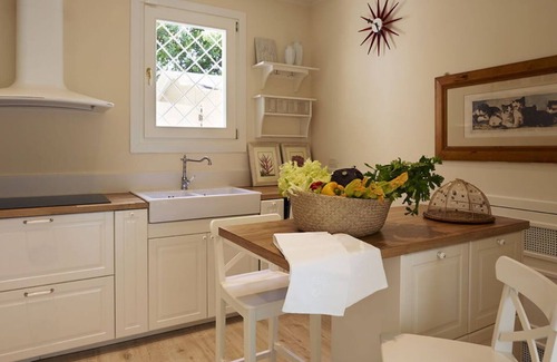 Forte dei Marmi Villa | Stunning private villa for 18 guests with WIFI, private pool, A/C, hot tub, TV and patio