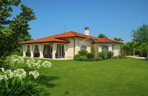 Forte dei Marmi Villa | Stunning private villa for 18 guests with WIFI, private pool, A/C, hot tub, TV and patio