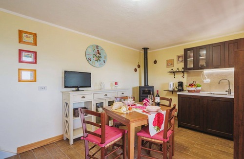 Stazzema House | Stunning private villa for 4 people with WIFI, TV, terrace and pets allowed