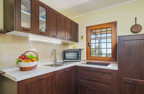 Stazzema House | Stunning private villa for 4 people with WIFI, TV, terrace and pets allowed