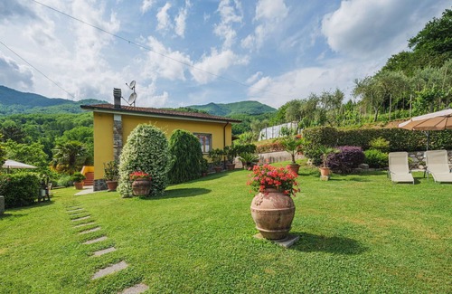 Villa A Roggio House | Stunning private villa with WIFI, A/C, private pool, TV, terrace, pets allowed and panoramic view