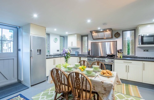 Invermoriston House | Stunning private villa for 6 guests with WIFI and TV