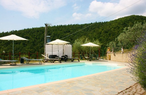 Civitella in Val di Chiana Villa | Stunning private villa for 9 guests with private pool, WIFI, TV and pets allowed, close to Arezzo