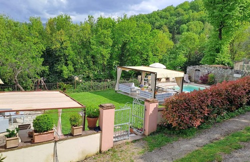 Pieve al Bagnoro Villa | Stunning private villa with WIFI, A/C, private pool, TV, veranda and pets allowed, close to Arezzo