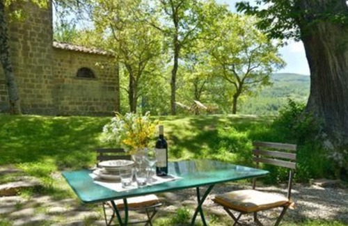Vivo dʼOrcia Villa | Stunning private villa for 2 guests with pool, WIFI, TV, balcony and panoramic view