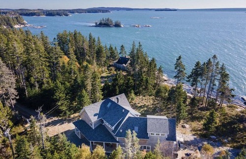 Stonington House | Stunning private oceanfront home