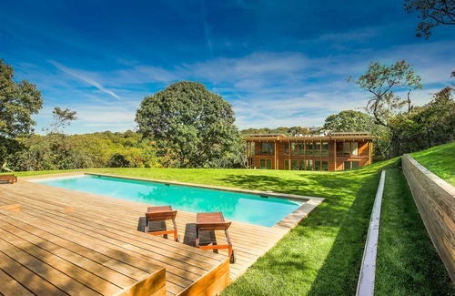 Montauk House | Stunning, private two acre bayfront property on Culloden Point.