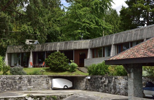 Montreux Villa | Stunning private villa for 7 people with WIFI, TV, terrace and pets allowed