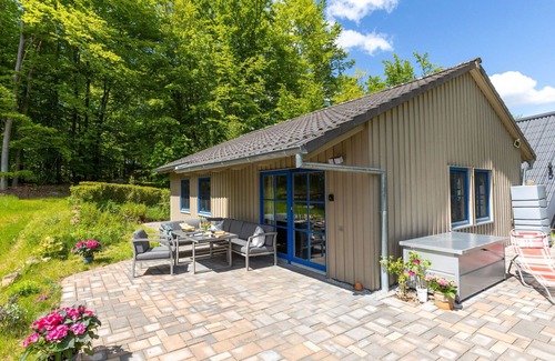 Bad Arolsen House | Stunning private villa for 6 people with WIFI, TV and terrace