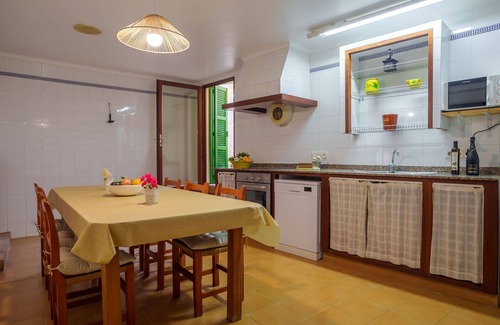 Banyalbufar House | Stunning private villa for 6 guests with WIFI, A/C, TV and terrace
