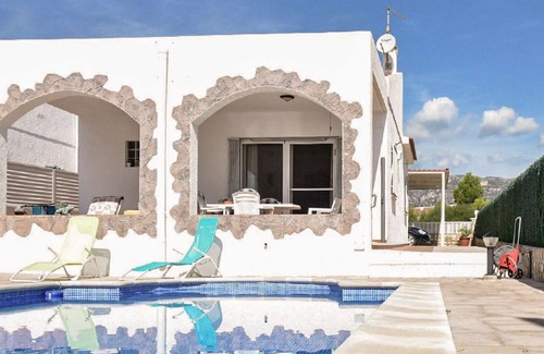 L Almadrava Villa | Stunning private villa for 6 guests with private pool, A/C, WIFI, TV, pets allowed and parking