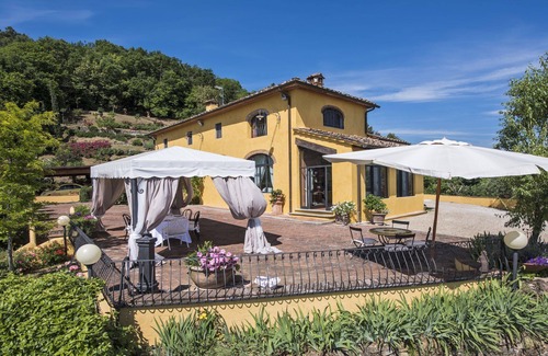 Casalguidi Villa | Stunning private villa for 14 people with A/C, private pool, WIFI, TV, terrace and panoramic view