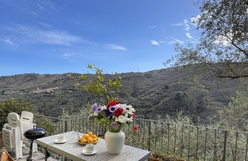 Pietrabruna House | Stunning private villa for 5 guests with WIFI, TV, terrace and parking