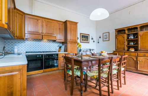 San Miniato House | Stunning private villa for 13 people with private pool, WIFI, TV, patio and pets allowed