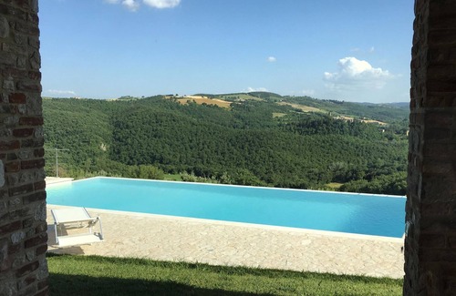 San Venanzo Villa | Stunning private villa for 8 guests with private pool, WIFI, TV and panoramic view