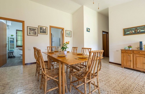 Notteri Villa | Stunning private villa for 7 guests with A/C, WIFI, TV, patio, pets allowed and panoramic view