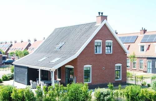 Colijnsplaat House | Stunning private villa for 10 guests with WIFI, TV and terrace