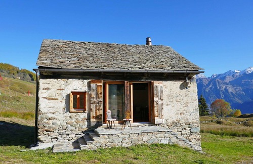 Acquarossa House | Stunning private villa for 4 guests with WIFI, TV, terrace and pets allowed