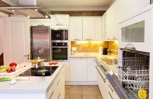 Meloneras Villa | Stunning private villa for 8 guests with A/C, private pool, WIFI, TV, patio and pets allowed