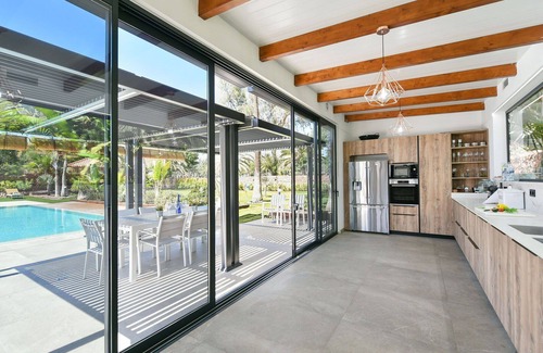 Campo Internacional Maspalomas Villa | Stunning private villa for 10 people with A/C, private pool, WIFI, TV and patio