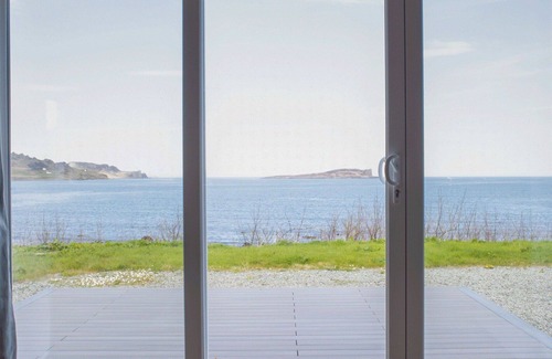Staffin House | Stunning private villa for 6 people with WIFI, TV and pets allowed