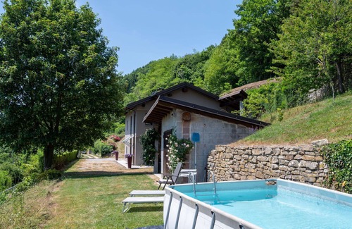 Bossolasco House | Stunning private villa for 6 people with private pool, WIFI, TV, patio and pets allowed