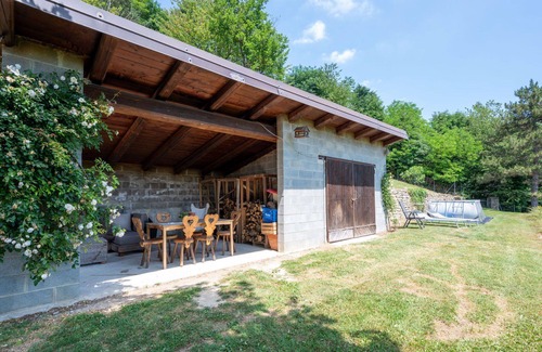 Bossolasco House | Stunning private villa for 6 people with private pool, WIFI, TV, patio and pets allowed