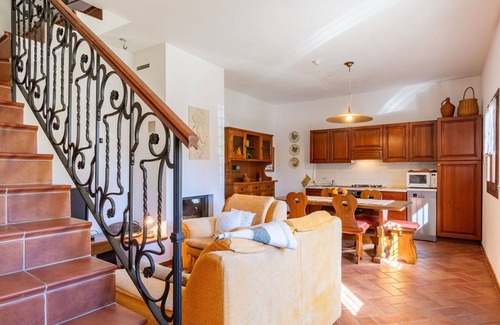 Trezzone House | Stunning private villa for 4 guests with WIFI, TV and patio