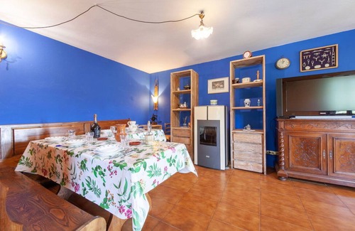 Camaiore Villa | Stunning private villa with WIFI, private pool, pets allowed and panoramic view, close to Viareg.