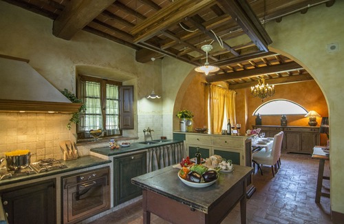 Terranuova Bracciolini Villa | Stunning private villa with A/C, hot tub, private pool, WIFI, TV, pets allowed and panoramic view