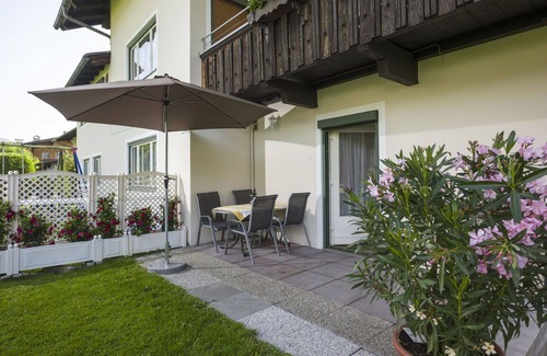 Fuegen House | Stunning private villa for 22 guests with WIFI, TV and patio