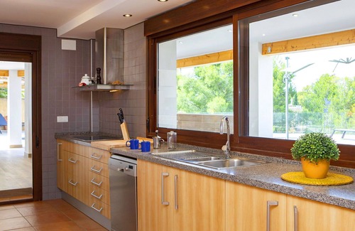 Finestrat Villa | Stunning private villa for 9 guests with WIFI, private pool, A/C, TV and patio