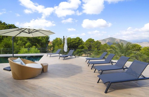 Finestrat Villa | Stunning private villa for 9 guests with WIFI, private pool, A/C, TV and patio