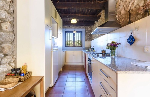 Godall House | Stunning private villa for 10 guests with terrace, pets allowed and panoramic view