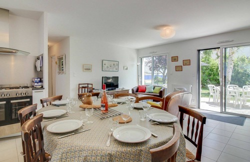 Saint-Lunaire House | Stunning private villa for 8 people with WIFI, TV, terrace and pets allowed