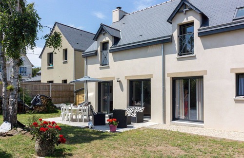 Saint-Lunaire House | Stunning private villa for 8 people with WIFI, TV, terrace and pets allowed