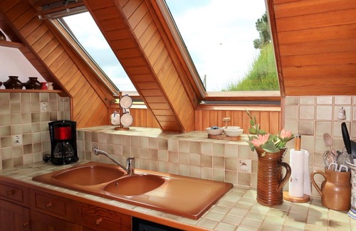 Guisseny House | Stunning private villa for 4 guests with TV, terrace, pets allowed and parking