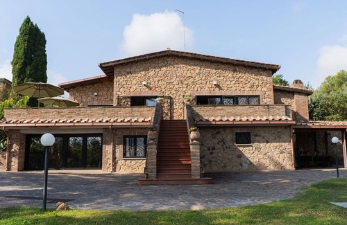 Lake Bracciano Villa | Stunning private villa for 8 guests with private pool, WIFI, A/C, TV and terrace