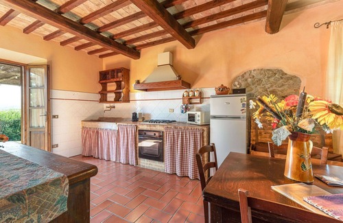 Cinigiano House | Stunning private villa with private pool, A/C, WIFI, TV, patio, pets allowed and panoramic view