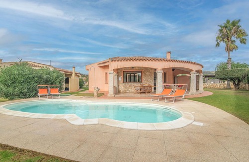 Muravera Villa | Stunning private villa for 8 guests with A/C, internet, private pool, TV and parking