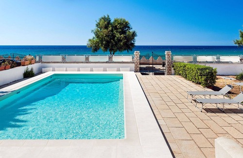Custonaci Villa | Stunning private villa for 6 people with A/C, private pool, WIFI, TV, terrace and panoramic view