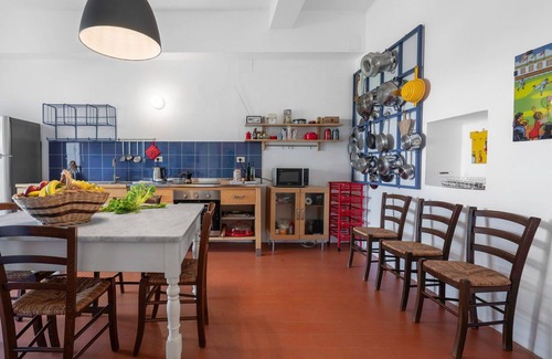 Follonica House | Stunning private villa for 11 guests with WIFI, A/C, TV and patio
