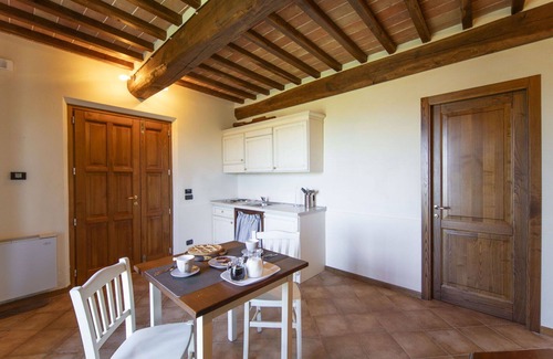 Lucignano House | Stunning private villa for 10 guests with WIFI, hot tub, private pool, A/C, TV and terrace