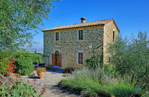 Montalcino Villa | Stunning private villa for 8 people with WIFI, private pool, patio and panoramic view